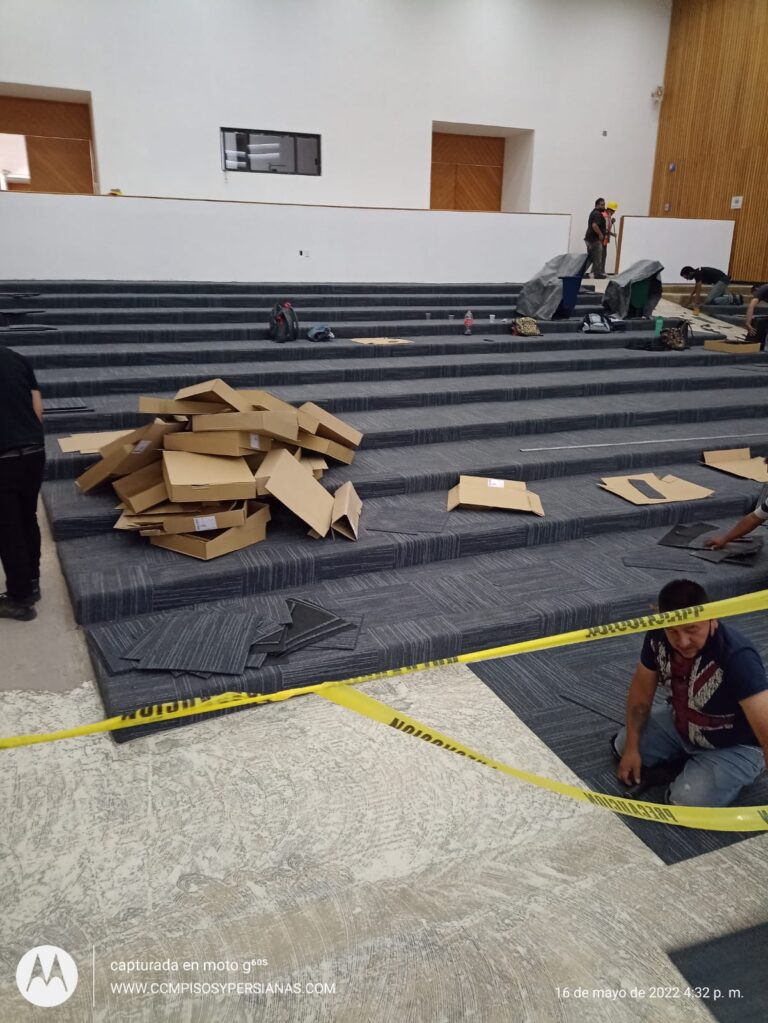 ¿Qué es una alfombra modular y por qué es ideal para oficinas en CDMX?